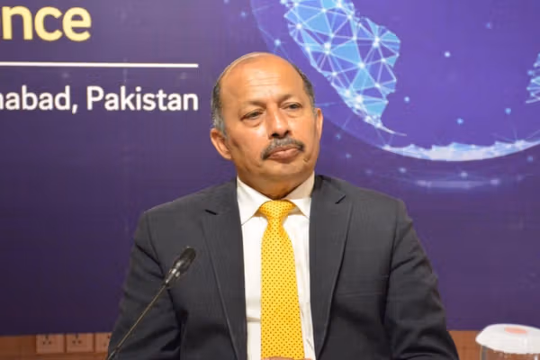 سفیر سابق پاکستان: اگر مردم طالبان را سرنگون کند، اسلامآباد حکومت را به رسمیت خواهد شناخت