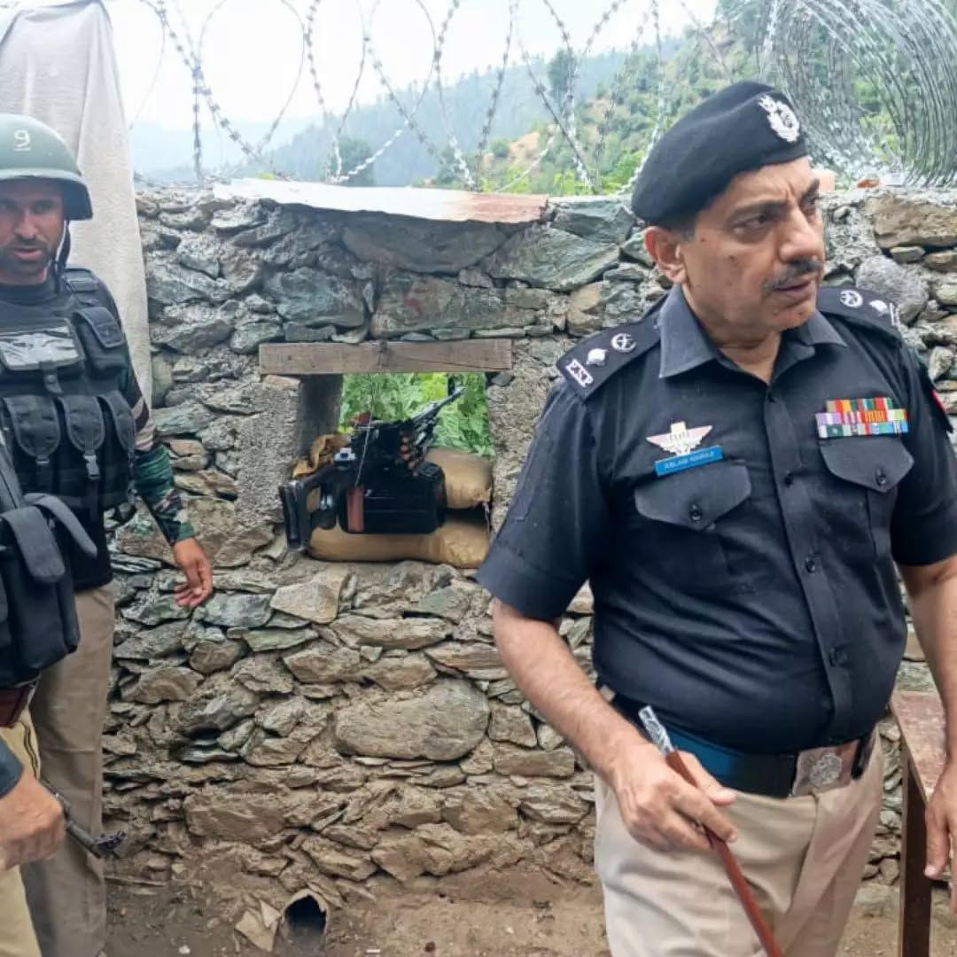 د خيبرپښتونخوا په کوز دير کې پر پوليسو له وسله‌وال بريد وروسته امنيتي ګزمې ډېرې شوي