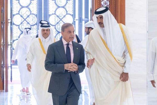 شهباز شریف د قطر امیر په بلنه په دوه ورځني سفر دوحې ته ځي