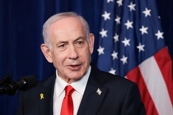 بنیامین نتنیاهو: که په ایران کې بدلون رامنځته شي، هغه به له دننه وي