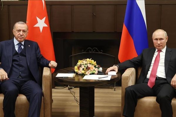 اردوغان او پوتین د دواړو هېوادونو ترمنځ د سولې او همکارۍ په اړه ټېلیفوني خبرې وکړې