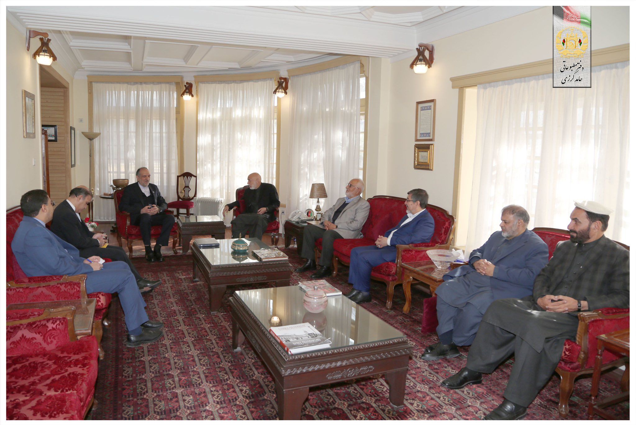 آخرین بار که آقای امینیان در کابل دیده شد، در دیدار با حامد کرزی، سه روز پیش از نشر خبر سخنرانی‌اش بود