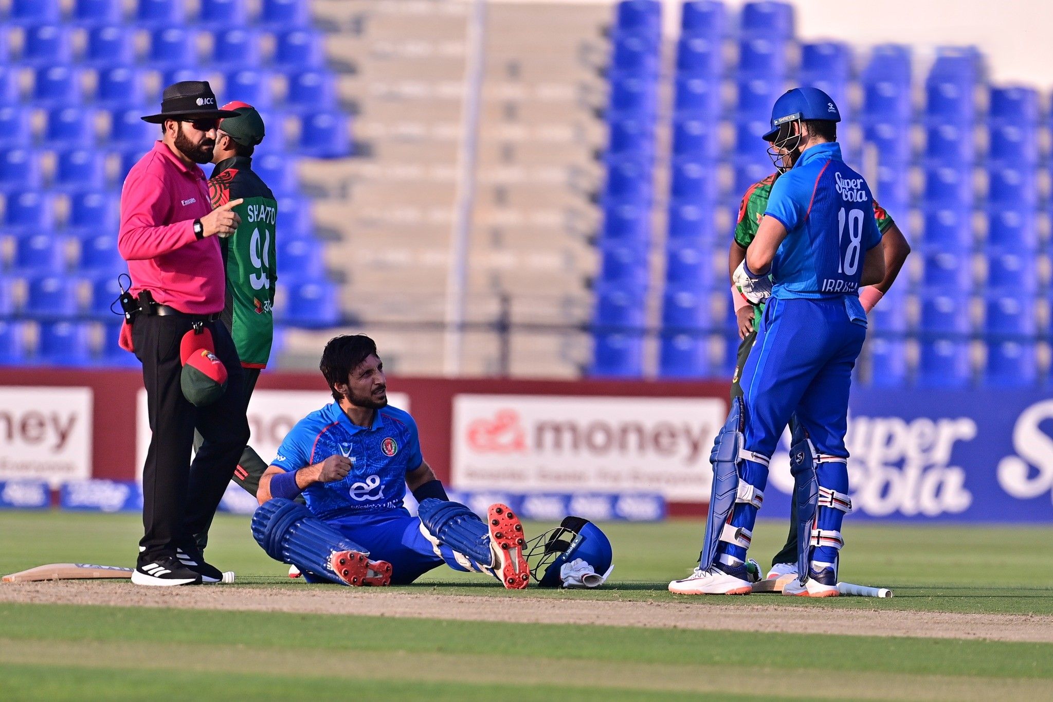 با مصدومیت رحمت‌ شاه، کار برای تیم ملی کریکت افغانستان دشوار شد