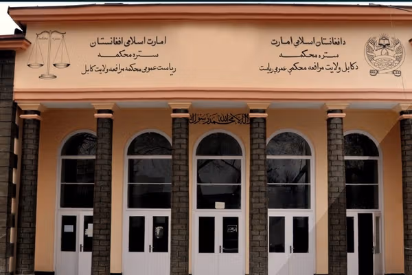 طالبانو په کابل کې یوه ښځه او یو نارینه په دُرو وهلي