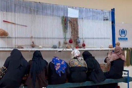 سازمان ملل در ولایت بلخ برای حمایت از زنان یک مرکز قالینبافی ایجاد کرد