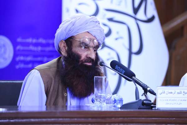 حدود ۱۰ هزار زندانی افغان سال گذشته از ایران و پاکستان به افغانستان منتقل شدهاند