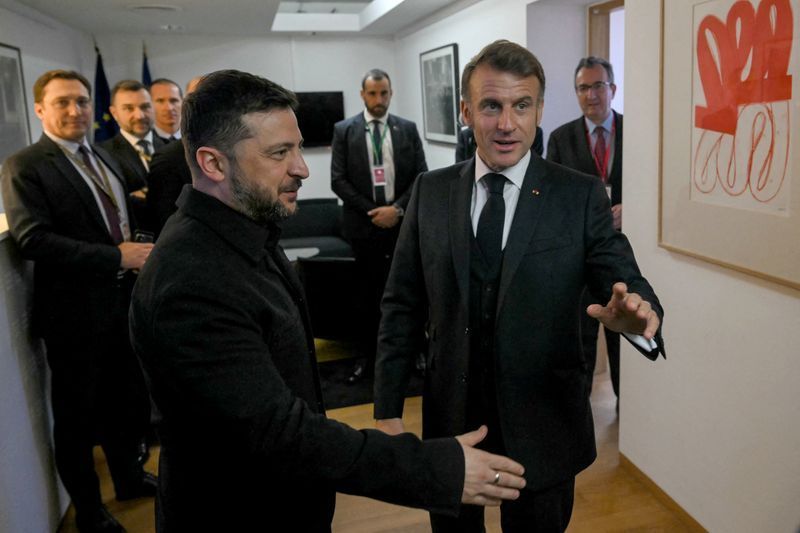 زېلېنسکي له اروپایي مشرانو د اوږده واټن ویشتونکو وسلو غوښتنه وکړه