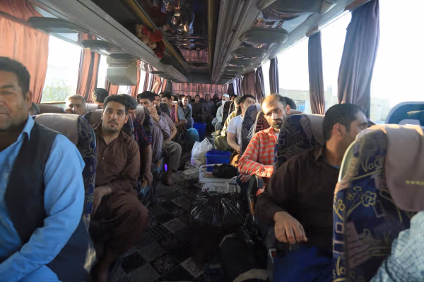 ایران پر حبس محکوم ۱۶۴ نور افغان بندیان طالبانو ته وسپارل