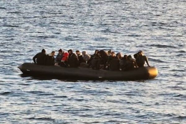 در پی غرق شدن یک قایق پناهجویان در ترکیه دستکم ۱۷ نفر جان باختند
