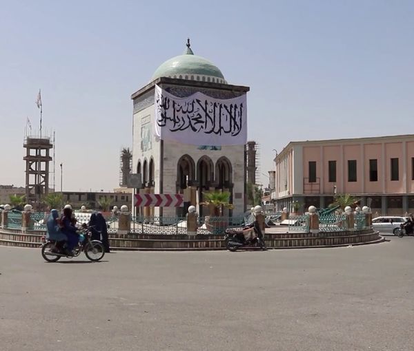 طالبان در قندهار از کارمندان زن نهادهای مهاجرت خواست تا «اطلاع ثانوی در خانه بمانند»