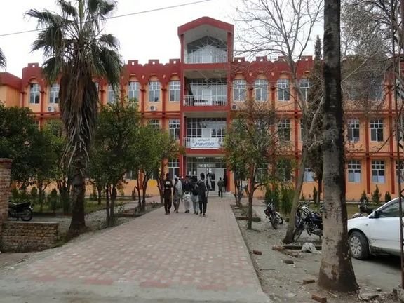 منابع: طالبان از رئیسان دانشکدههای دانشگاه ننگرهار آزمون دینی اخذ کرد