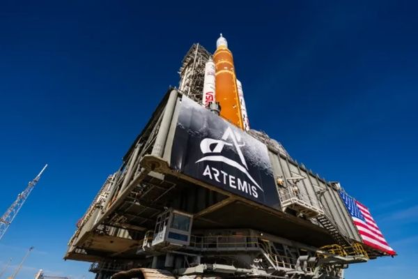 څلور امریکایي ستورمزلي د «ارتېمز ۲» ماموریت لپاره فضا ته واستول شول