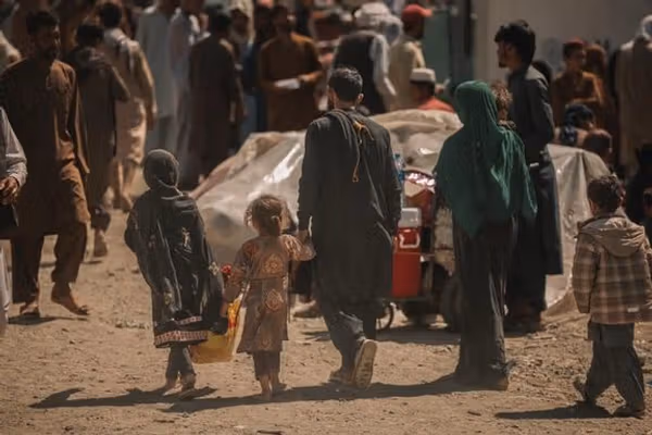 پاکستان و ایران در یک روز نزدیک به ۶ هزار مهاجر افغان را اخراج کردند