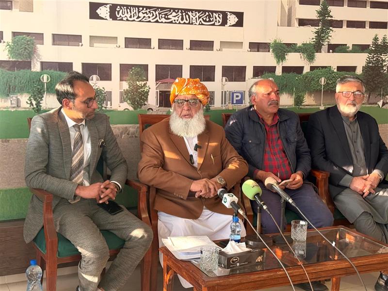 مولانا فضل الرحمان: موږ له افغانستان سره د اړیکو د خرابولو په لور روان یو