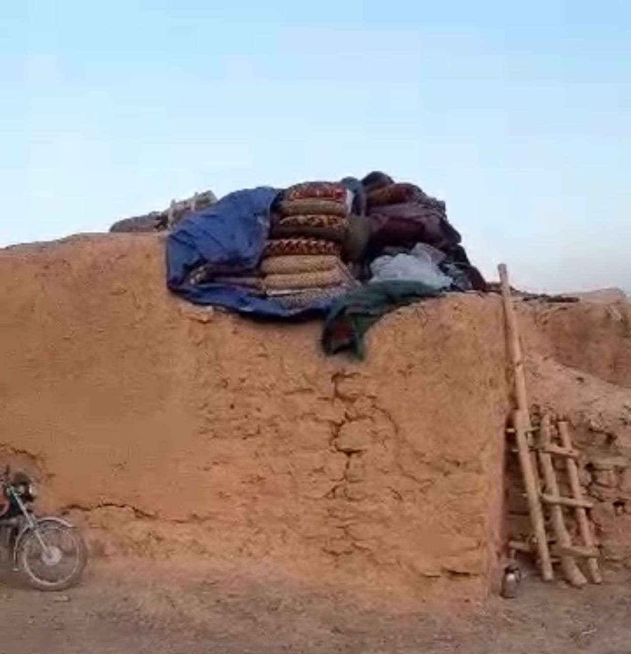 منابع محلی: طالبان باشندگان یک روستا در پنجاب بامیان را به کوچ اجباری وادار کرد