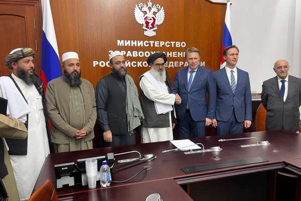 د طالبانو او روسیې د روغتیا وزیران د طبي تجهیزاتو د وارداتو او همکارۍ پر پراختیا غږېدلي