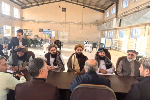 در دومین مرحله بیش از ۸۰ زندانی افغان از ایران به افغانستان منتقل شدند