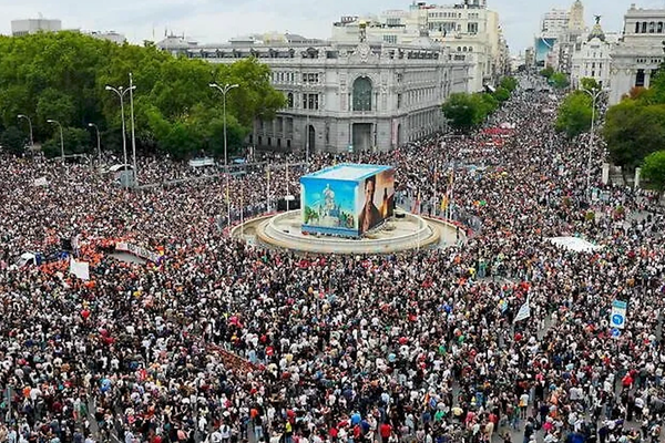 اسپانیا کې د لوړو بیو او د کرايي کورونو بحران له امله لسګونو زرو کسانو پراخ لاریونونه وکړل