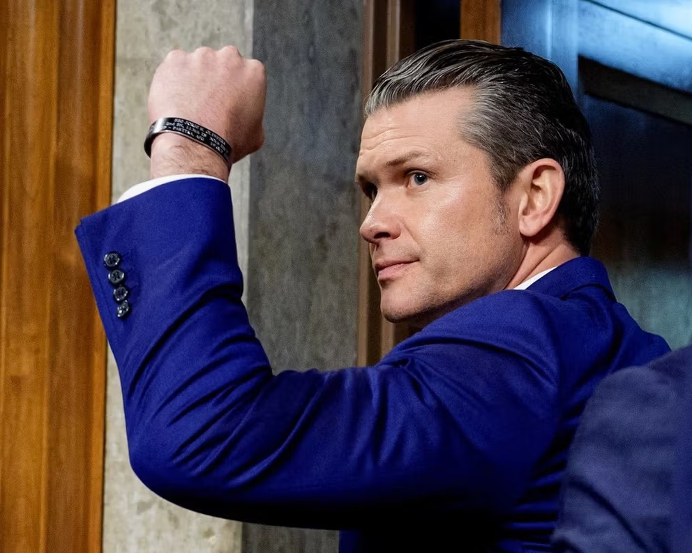 ترامب يعيد اسم "وزارة الحرب".. ووزيره يتعهد بالقتال الحازم