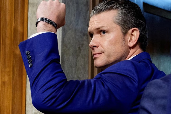 ترامب يعيد اسم "وزارة الحرب".. ووزيره يتعهد بالقتال الحازم