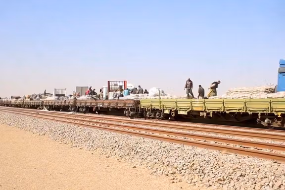 طالبان: د لومړي ځل لپاره د هرات–خواف له لارې تر ۴۸۰۰ ټنه ډېر سوداګریز توکي ولېږدول شول