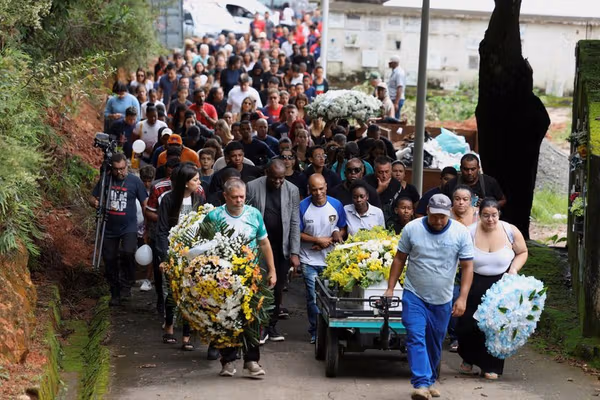 په برازیل کې د سېلابونو له امله د مړو شمېر ۴۰ تنو ته ورسېد
