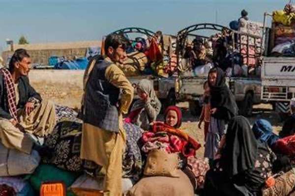 طالبان وایي د نیمروز، هلمند، کندهار او هرات له لارې ۱۴۲۱ کورنۍ راستنې شوي