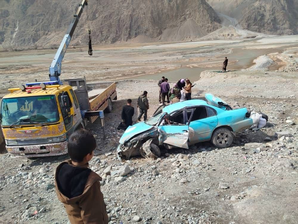 د ټرافیکي پېښو له امله په بېلابېلو ولایتونو کې ۱۰ کسان مړه او ۲۷ نور ټپیان شوي