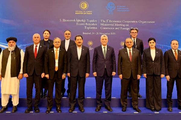 د طالبانو د صنعت او سوداګرۍ وزیر د اقتصادي همکاریو سازمان (ایکو) په ۵مه ناسته کې ګډون وکړ