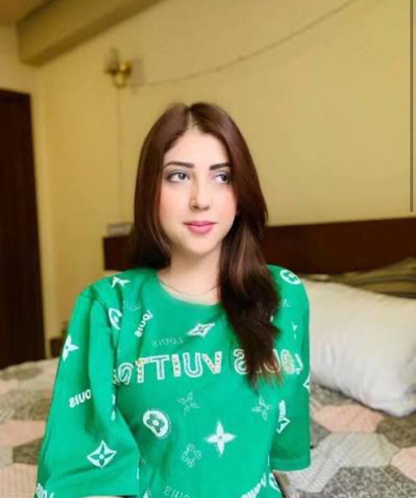 افغانه سندرغاړې اسما وصال د پولیسو له خوا په اسلام‌اباد کې نیول شوې 