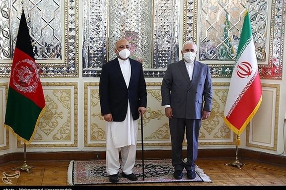 جواد ظریف و حنیف اتمر، وزیران خارجه وقت ایران و افغانستان