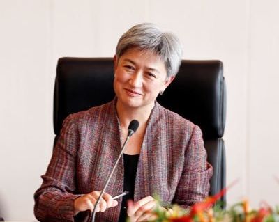 ادامه واکنشها به ممنوعیت کار زنان؛ وزیر خارجه استرالیا تصمیم طالبان را وحشتناک خواند