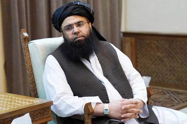 مولوي کبیر وایي له اسلامي هېوادونو سره اړیکې د طالبانو لومړیتوب دی