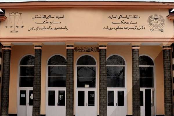طالبانو په کابل او ننګرهار کې د درېیو ښځو په ګډون ۵ کسان په دُرو وهلي