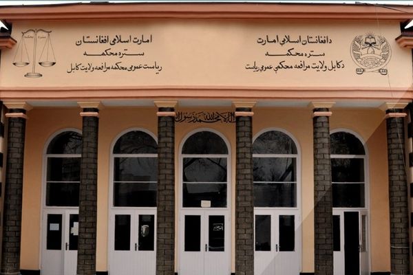 طالبانو په کابل او ننګرهار کې د درېیو ښځو په ګډون ۵ کسان په دُرو وهلي