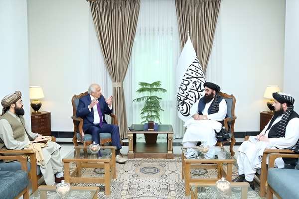 د امریکا د بهرنیو چارو وزارت افغانستان انټرنشنل ته: خلیلزاد د امریکا استازیتوب نه کوي