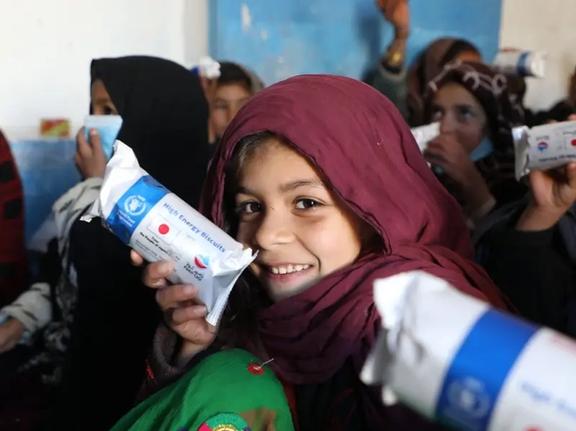 اتحادیه اروپا برای تقویت امنیت غذایی دانشآموزان ۱۰ میلیون یورو به افغانستان کمک میکند