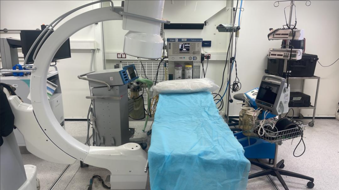 عربي متحده اماراتو په هرات کې د زلزله ځپلو د درملنې لپاره په اته ساعته کې روغتون جوړ کړ