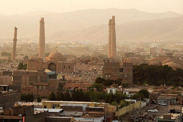 هرات کې د طالبانو والي د ایران له کونسل سره د اقتصادي او ټرانزیټي مسایلو په اړه خبرې کړې