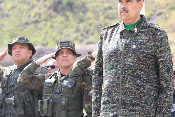 وال سټریټ ژورنال: امریکا په وینزویلا کې د احتمالي بریدونو لپاره پوځي اهداف په نښه