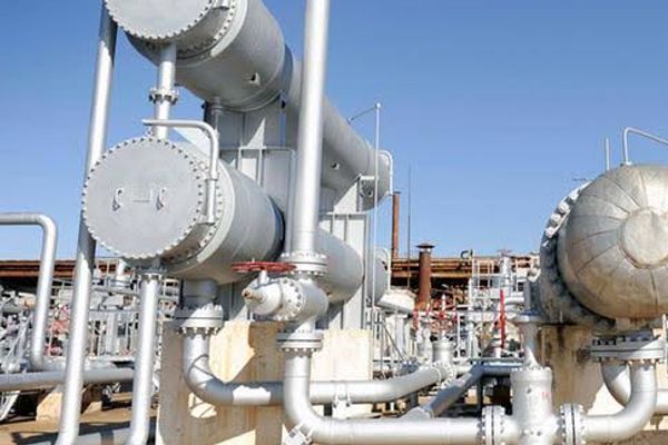 د طالبانو استخباراتو چین ته د «افچین» چینایۍ کمپنۍ د دریو مسوولانو د تګ مخه نیولې