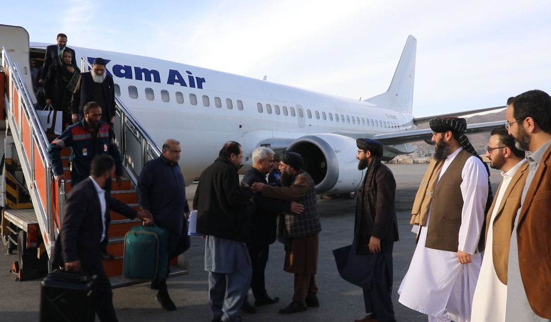 یک هفته پس از حملات هوایی پاکستان بر خوست و پکتیا، یک هیئت پاکستانی به کابل سفر کرد