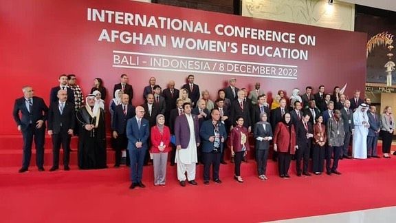 نمایندگان بیش از ۲۰ کشور  از طالبان خواستند زمینه آموزش دختران را فراهم کنند