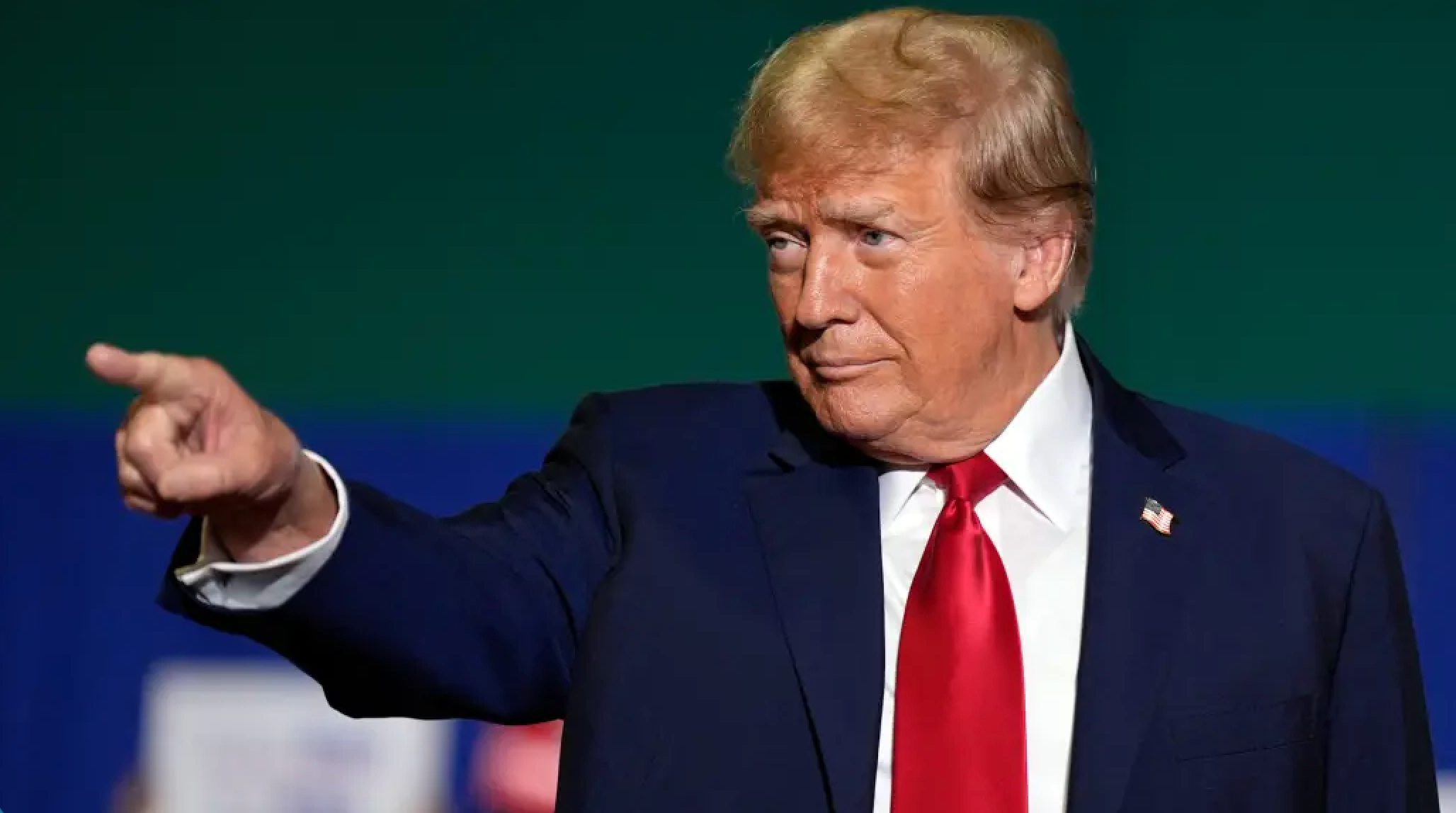 ټرمپ: که د ایران حکومت خلک ووژني، د امریکا له‌خوا به له سخت ګوزار سره مخ شي