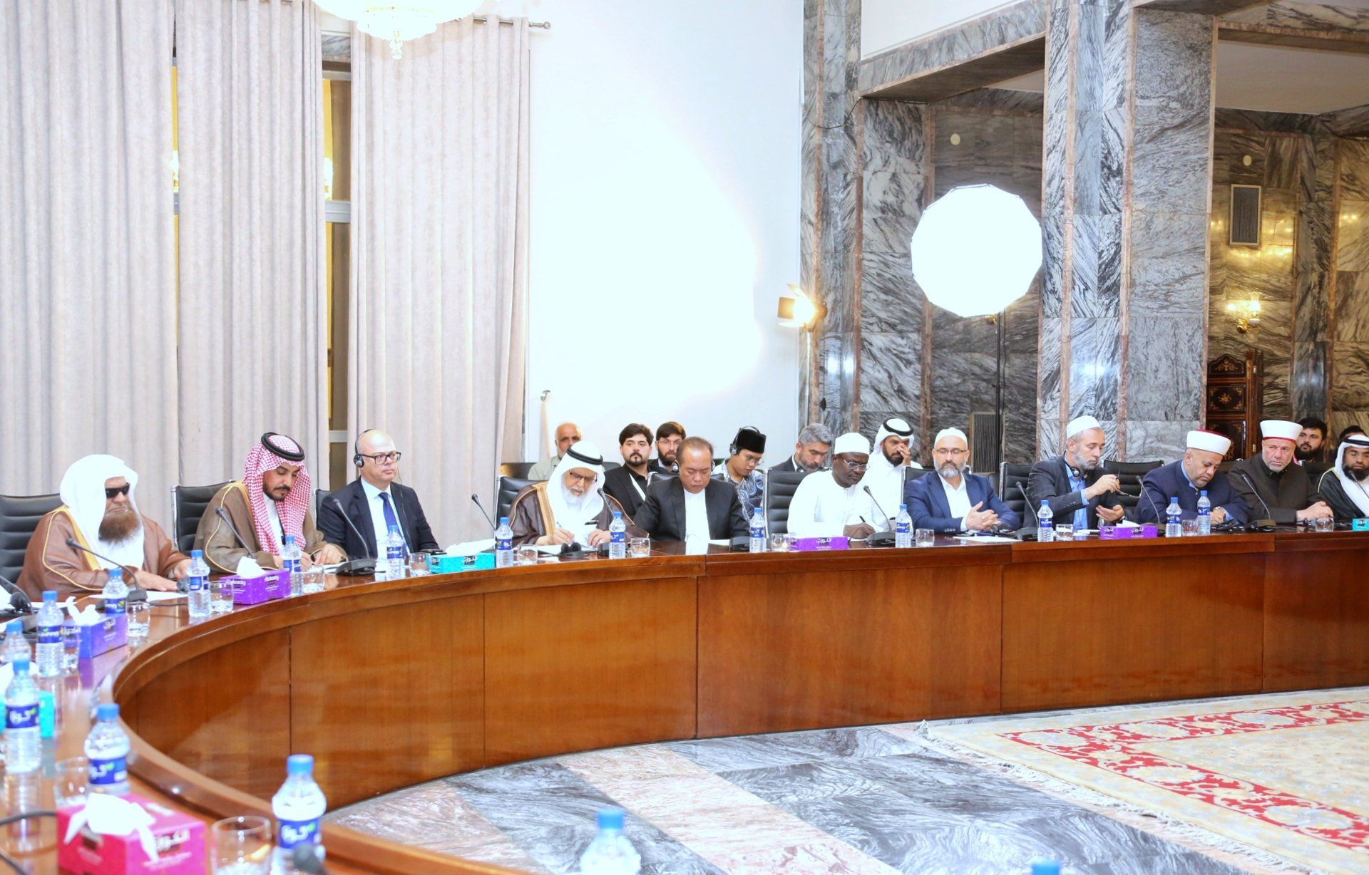 متقی در دیدار با هیئت سازمان همکاری اسلامی خواستار حمایت کشورهای اسلامی از حکومت طالبان شد