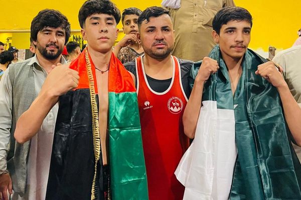 یاسر ناصح، مشتزن بدون شکست افغانستان مقابل ورزشکار پاکستانی وارد رینگ میشود