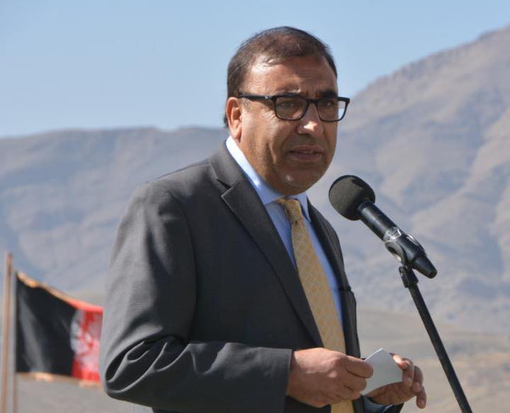 پاکستان افغانان له خوږې ګوتې نیولي