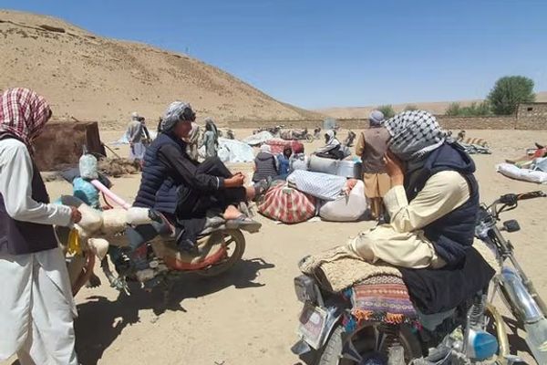 سرچینې: د طالبانو له خوا د غور د کشرو درې د اوسېدونکو د جبري کډوالۍ بهیر لا هم دوام لري