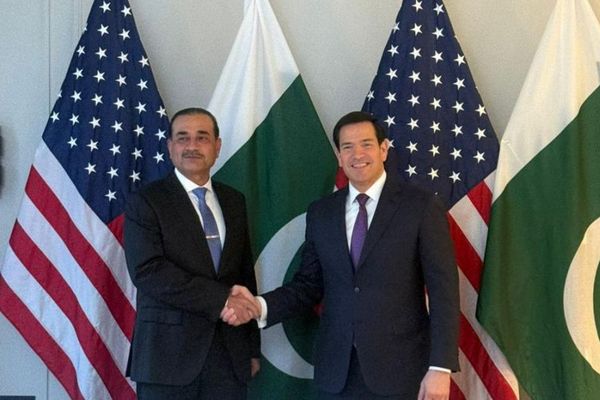 عاصم منیر د امریکا د بهرنیو چارو وزیر سره د ترهګرۍ پروړاندې د مبارزې په اړه خبرې اترې وکړې
