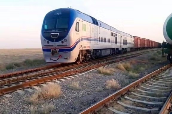 طالبان وایي تېره اونۍ د اوسپنې پټلۍ له لارې تر ۱۰۰زره مټریک ټنه ډېر انتقالات شوي